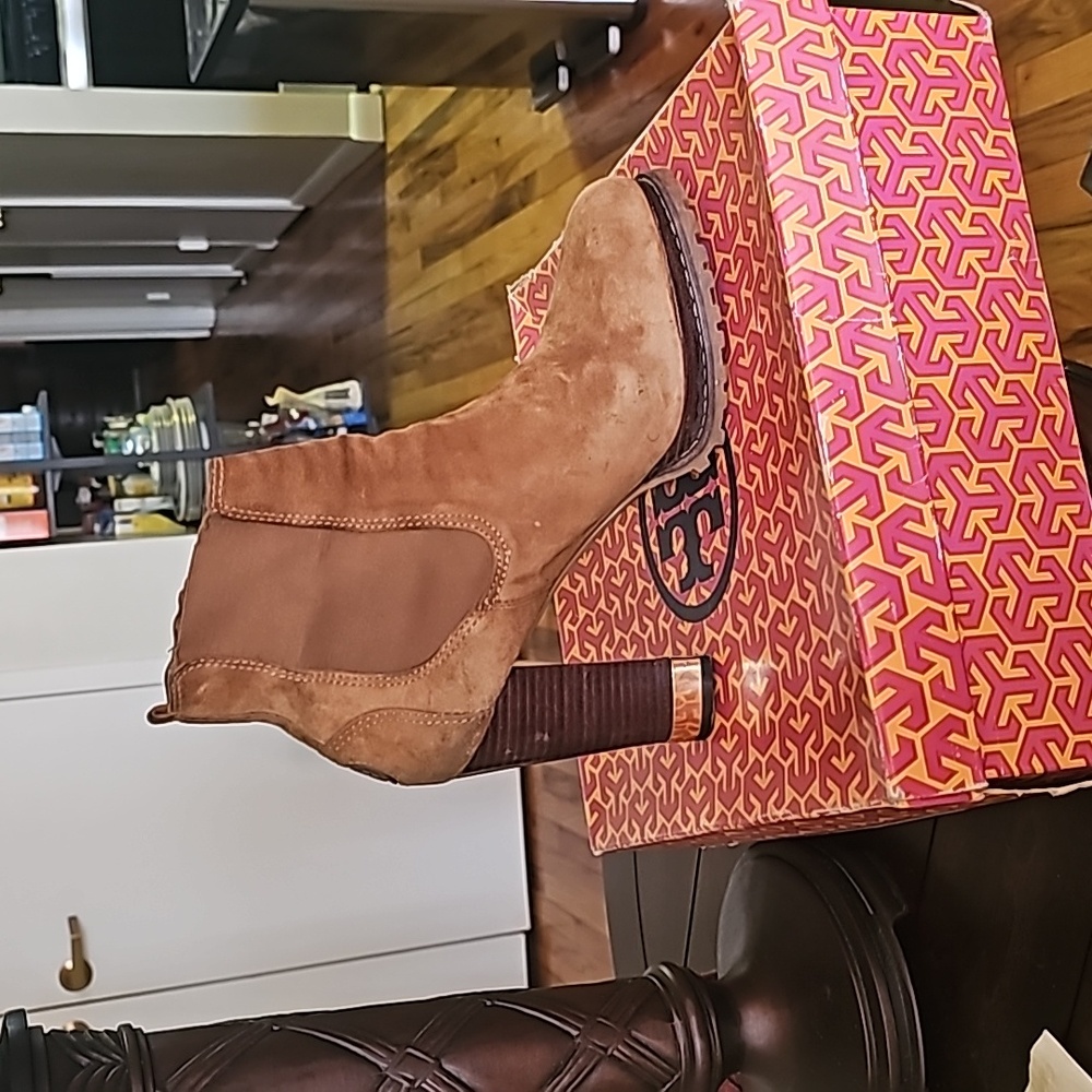 Ankle boots